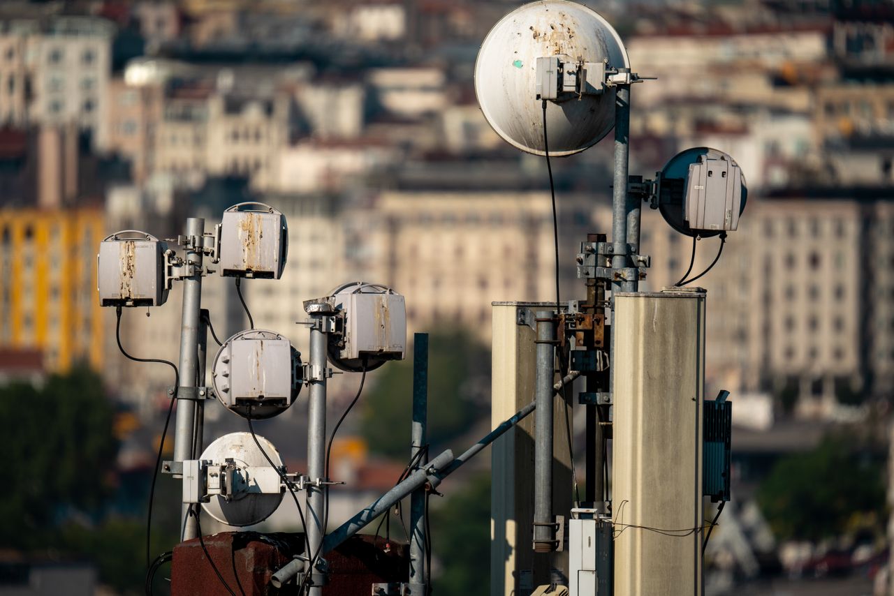 About Telecommunication antennas on a rooftop in Istanbul, showcasing modern urban infrastructure.
